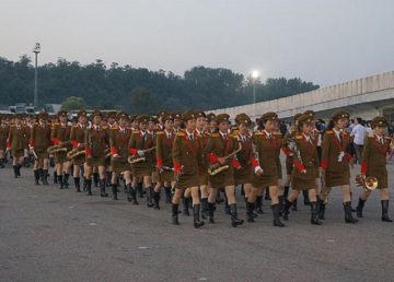foto: Marching band at Arirang Mass Games - North Korea, fonte: Marching band at Arirang Mass Games - North Korea (Wikimedia Commons)