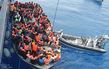 foto: Fichier:LE Eithne Operation Triton.jpg. Da: Fichier d'origine,Wikimedia Commons.