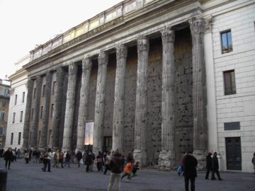 Il Tempio di Adriano, Camera di Commercio di Roma, dove si terrà il RomeSymposium il 5 maggio 2017, foto di Massimo Predieri.