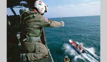 Operatore di volo della Guardia Costiera - https://it.wikipedia.org/wiki/