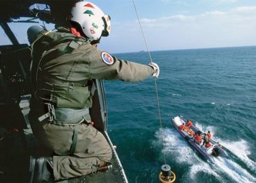 Operatore di volo della Guardia Costiera - https://it.wikipedia.org/wiki/