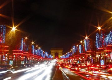 Champs Elysees Arc de Triomphe Noel (Photo by Rodrigo Chiong)