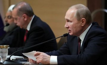 Vladimir Putin alla conferenza stampa del 4 aprile 2018, foto del Cremlino, Creative Commons Attribution 4.0